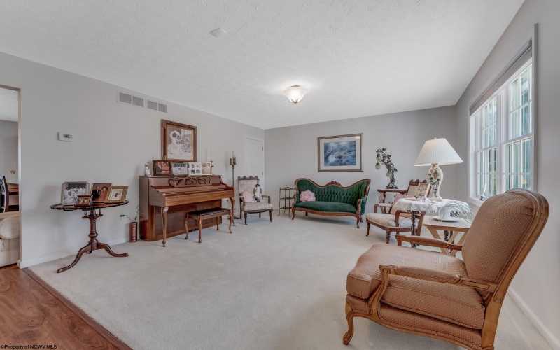 1010 Ashton Drive, Morgantown, West Virginia 26508, 3 Bedrooms Bedrooms, 8 Rooms Rooms,3 BathroomsBathrooms,Single Family Detached,For Sale,Ashton,10163832