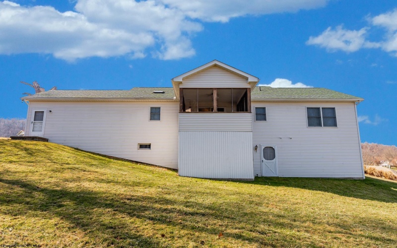 1010 Ashton Drive, Morgantown, West Virginia 26508, 3 Bedrooms Bedrooms, 8 Rooms Rooms,3 BathroomsBathrooms,Single Family Detached,For Sale,Ashton,10163832