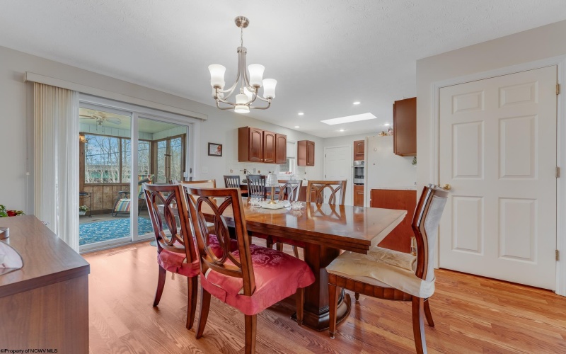 1010 Ashton Drive, Morgantown, West Virginia 26508, 3 Bedrooms Bedrooms, 8 Rooms Rooms,3 BathroomsBathrooms,Single Family Detached,For Sale,Ashton,10163832