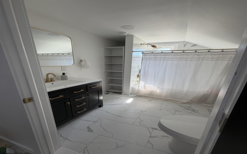 1217 Pleasant Valley Road, Fairmont, West Virginia 26554, 3 Bedrooms Bedrooms, 8 Rooms Rooms,2 BathroomsBathrooms,Single Family Detached,For Sale,Pleasant Valley,10163838