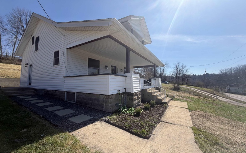 1217 Pleasant Valley Road, Fairmont, West Virginia 26554, 3 Bedrooms Bedrooms, 8 Rooms Rooms,2 BathroomsBathrooms,Single Family Detached,For Sale,Pleasant Valley,10163838