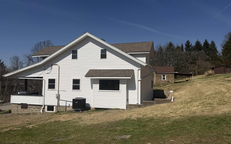 1217 Pleasant Valley Road, Fairmont, West Virginia 26554, 3 Bedrooms Bedrooms, 8 Rooms Rooms,2 BathroomsBathrooms,Single Family Detached,For Sale,Pleasant Valley,10163838
