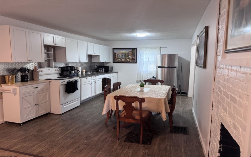 1605 18th Street, Clarksburg, West Virginia 26301, 4 Bedrooms Bedrooms, 7 Rooms Rooms,1 BathroomBathrooms,Single Family Detached,For Sale,18th,10163837 1605 18th Street, Clarksburg, West Virginia 26301, 4 Bedrooms Bedrooms, 7 Rooms Rooms,1 BathroomBathrooms,Single Family Detached,For Sale,18th,10163837