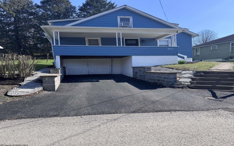 1605 18th Street, Clarksburg, West Virginia 26301, 4 Bedrooms Bedrooms, 7 Rooms Rooms,1 BathroomBathrooms,Single Family Detached,For Sale,18th,10163837 1605 18th Street, Clarksburg, West Virginia 26301, 4 Bedrooms Bedrooms, 7 Rooms Rooms,1 BathroomBathrooms,Single Family Detached,For Sale,18th,10163837