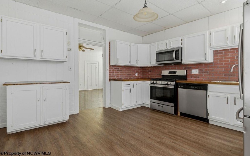 7 College Street, Glenville, West Virginia 26351, 4 Bedrooms Bedrooms, 15 Rooms Rooms,2 BathroomsBathrooms,Single Family Detached,For Sale,College,10163836 7 College Street, Glenville, West Virginia 26351, 4 Bedrooms Bedrooms, 15 Rooms Rooms,2 BathroomsBathrooms,Single Family Detached,For Sale,College,10163836