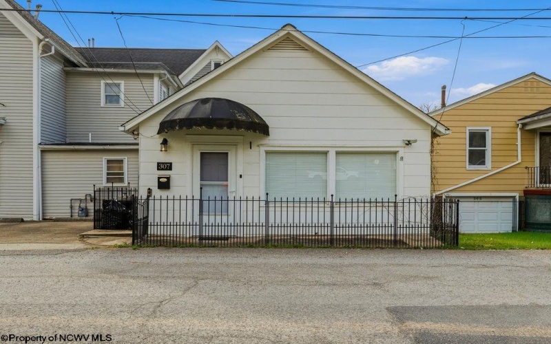 7 College Street, Glenville, West Virginia 26351, 4 Bedrooms Bedrooms, 15 Rooms Rooms,2 BathroomsBathrooms,Single Family Detached,For Sale,College,10163836 7 College Street, Glenville, West Virginia 26351, 4 Bedrooms Bedrooms, 15 Rooms Rooms,2 BathroomsBathrooms,Single Family Detached,For Sale,College,10163836