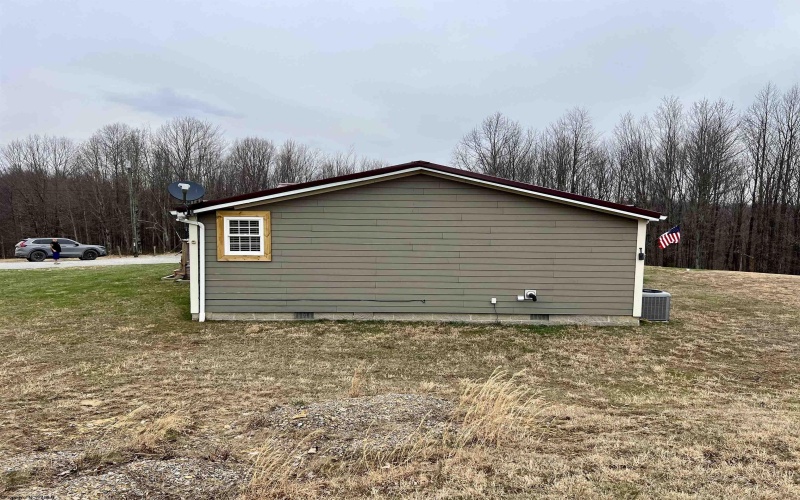 132 Douglas Way, Belington, West Virginia 26250, 3 Bedrooms Bedrooms, 7 Rooms Rooms,2 BathroomsBathrooms,Single Family Detached,For Sale,Douglas,10163835