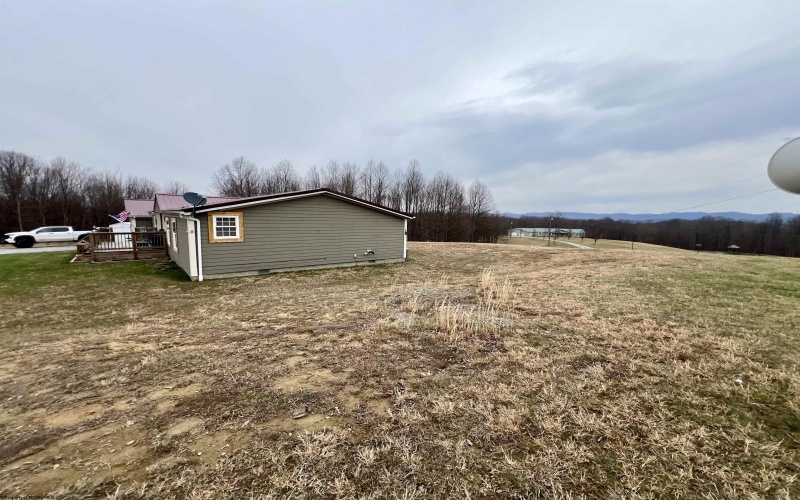 132 Douglas Way, Belington, West Virginia 26250, 3 Bedrooms Bedrooms, 7 Rooms Rooms,2 BathroomsBathrooms,Single Family Detached,For Sale,Douglas,10163835