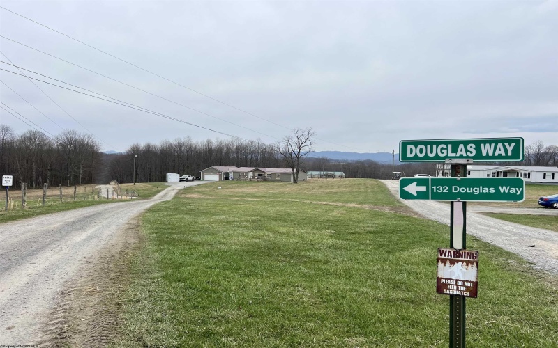 132 Douglas Way, Belington, West Virginia 26250, 3 Bedrooms Bedrooms, 7 Rooms Rooms,2 BathroomsBathrooms,Single Family Detached,For Sale,Douglas,10163835