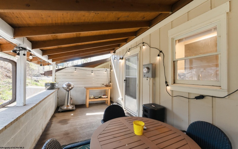 1697 Van Voorhis Road, Morgantown, West Virginia 26508, 2 Bedrooms Bedrooms, 4 Rooms Rooms,1 BathroomBathrooms,Single Family Attached,For Sale,Van Voorhis,10163839