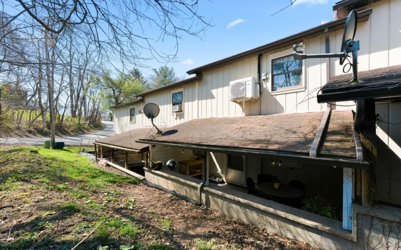 1697 Van Voorhis Road, Morgantown, West Virginia 26508, 2 Bedrooms Bedrooms, 4 Rooms Rooms,1 BathroomBathrooms,Single Family Attached,For Sale,Van Voorhis,10163839