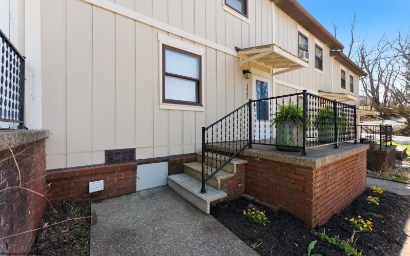 1697 Van Voorhis Road, Morgantown, West Virginia 26508, 2 Bedrooms Bedrooms, 4 Rooms Rooms,1 BathroomBathrooms,Single Family Attached,For Sale,Van Voorhis,10163839