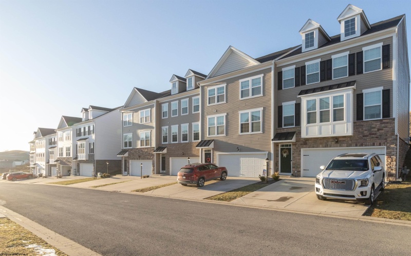 23 Dover Court, Bridgeport, West Virginia 26330, 3 Bedrooms Bedrooms, 6 Rooms Rooms,3 BathroomsBathrooms,Residential Rentals,For Rent,Dover,10163843