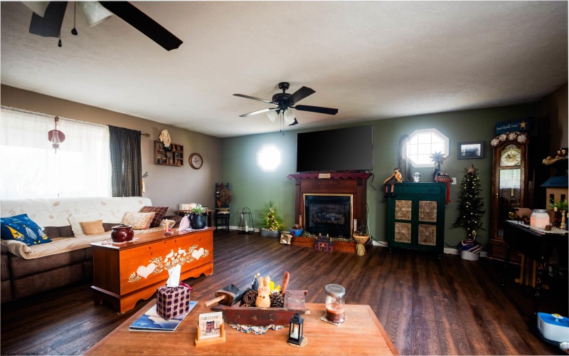 13650 Preston Highway, Bruceton Mills, West Virginia 26525, 3 Bedrooms Bedrooms, 9 Rooms Rooms,1 BathroomBathrooms,Single Family Detached,For Sale,Preston,10163848 13650 Preston Highway, Bruceton Mills, West Virginia 26525, 3 Bedrooms Bedrooms, 9 Rooms Rooms,1 BathroomBathrooms,Single Family Detached,For Sale,Preston,10163848