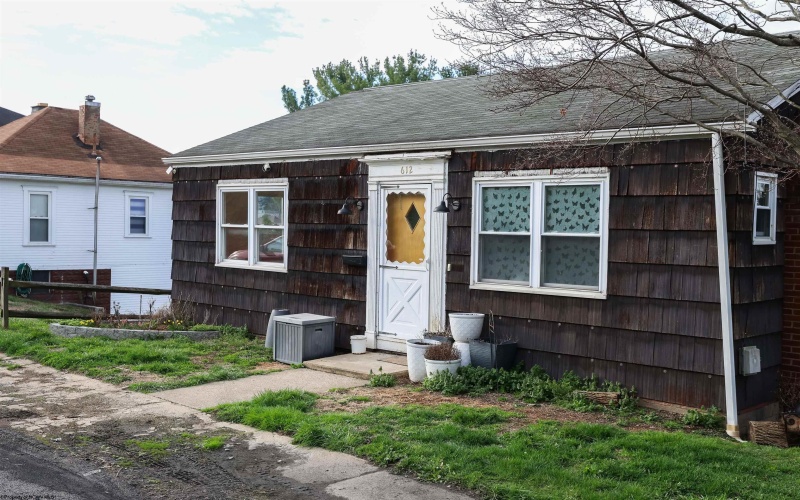 612 Potomac Avenue, Fairmont, West Virginia 26554, 2 Bedrooms Bedrooms, 4 Rooms Rooms,1 BathroomBathrooms,Single Family Detached,For Sale,Potomac,10163844 612 Potomac Avenue, Fairmont, West Virginia 26554, 2 Bedrooms Bedrooms, 4 Rooms Rooms,1 BathroomBathrooms,Single Family Detached,For Sale,Potomac,10163844