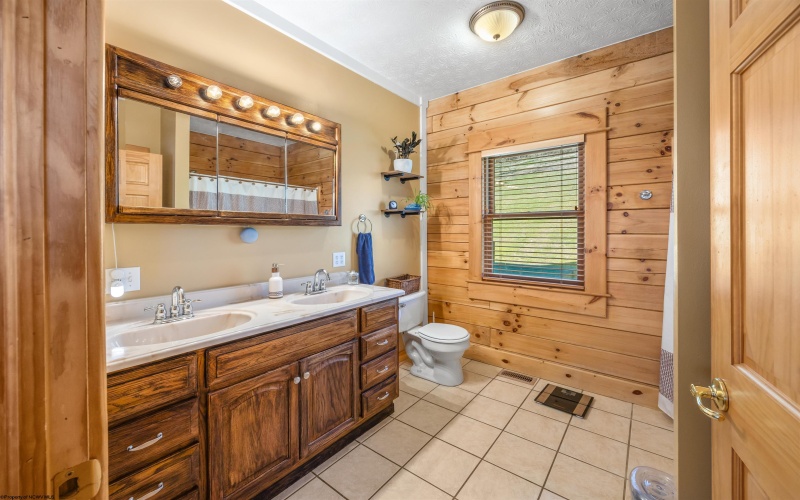 215 Grove Street, Buckhannon, West Virginia 26201, 3 Bedrooms Bedrooms, 7 Rooms Rooms,2 BathroomsBathrooms,Single Family Detached,For Sale,Grove,10163841