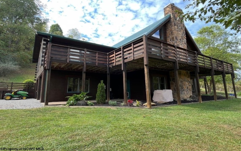 215 Grove Street, Buckhannon, West Virginia 26201, 3 Bedrooms Bedrooms, 7 Rooms Rooms,2 BathroomsBathrooms,Single Family Detached,For Sale,Grove,10163841