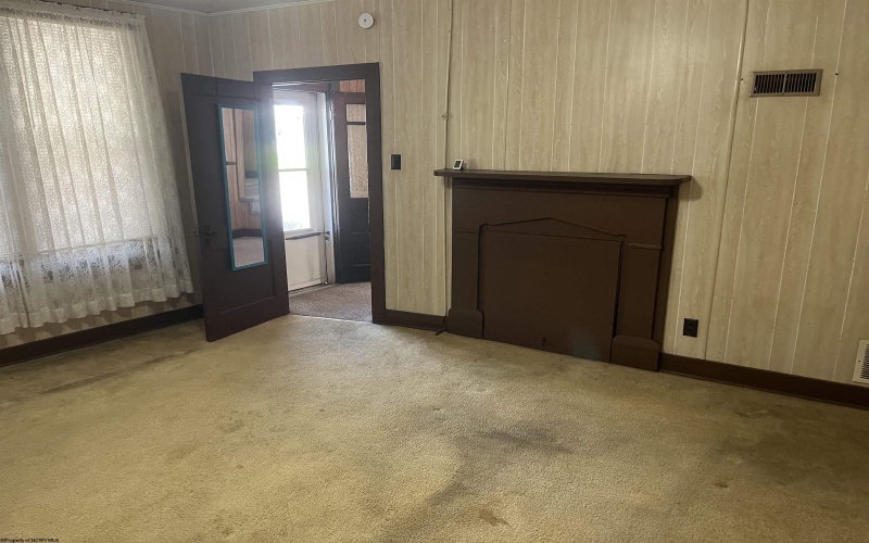 124 Main Avenue, Weston, West Virginia 26452, 4 Bedrooms Bedrooms, 9 Rooms Rooms,2 BathroomsBathrooms,Single Family Detached,For Sale,Main,10163849 124 Main Avenue, Weston, West Virginia 26452, 4 Bedrooms Bedrooms, 9 Rooms Rooms,2 BathroomsBathrooms,Single Family Detached,For Sale,Main,10163849