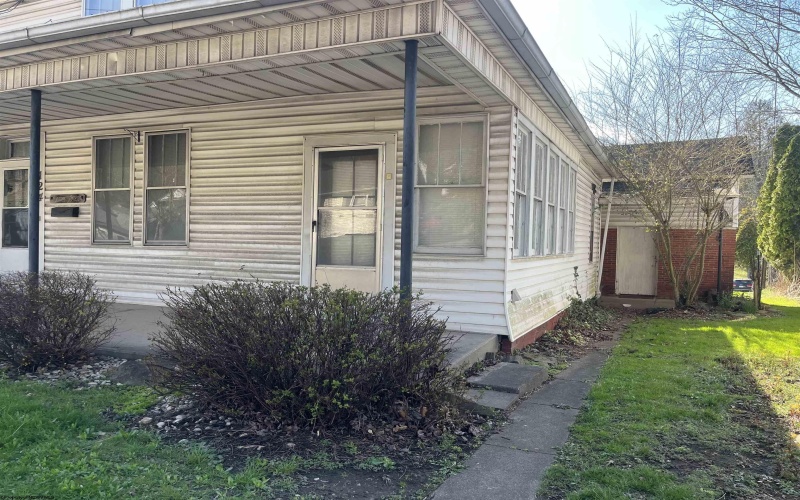 124 Main Avenue, Weston, West Virginia 26452, 4 Bedrooms Bedrooms, 9 Rooms Rooms,2 BathroomsBathrooms,Single Family Detached,For Sale,Main,10163849 124 Main Avenue, Weston, West Virginia 26452, 4 Bedrooms Bedrooms, 9 Rooms Rooms,2 BathroomsBathrooms,Single Family Detached,For Sale,Main,10163849