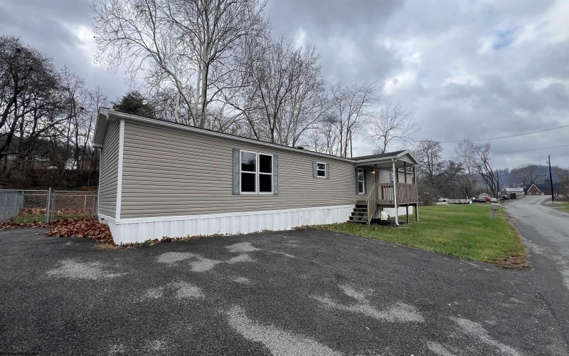84 Benedum Run Road, Bridgeport, West Virginia 26330-451, 3 Bedrooms Bedrooms, 6 Rooms Rooms,2 BathroomsBathrooms,Single Family Detached,For Sale,Benedum Run,10163855 84 Benedum Run Road, Bridgeport, West Virginia 26330-451, 3 Bedrooms Bedrooms, 6 Rooms Rooms,2 BathroomsBathrooms,Single Family Detached,For Sale,Benedum Run,10163855