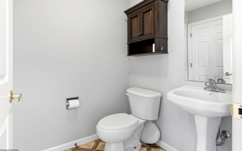 123 Donna Avenue, Morgantown, West Virginia 26505, 3 Bedrooms Bedrooms, 7 Rooms Rooms,2 BathroomsBathrooms,Single Family Attached,For Sale,Donna,10163860 123 Donna Avenue, Morgantown, West Virginia 26505, 3 Bedrooms Bedrooms, 7 Rooms Rooms,2 BathroomsBathrooms,Single Family Attached,For Sale,Donna,10163860