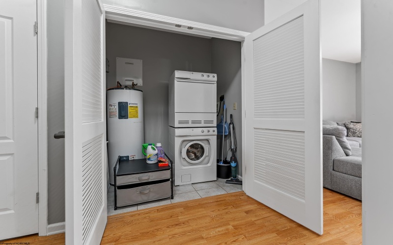 212 Fountain View, Morgantown, West Virginia 26505, 1 Bedroom Bedrooms, 3 Rooms Rooms,1 BathroomBathrooms,Single Family Attached,For Sale,Fountain,10163862