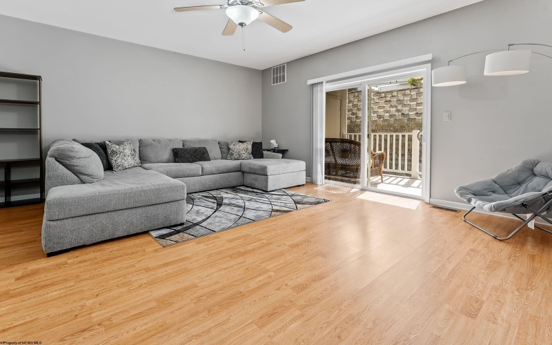 212 Fountain View, Morgantown, West Virginia 26505, 1 Bedroom Bedrooms, 3 Rooms Rooms,1 BathroomBathrooms,Single Family Attached,For Sale,Fountain,10163862