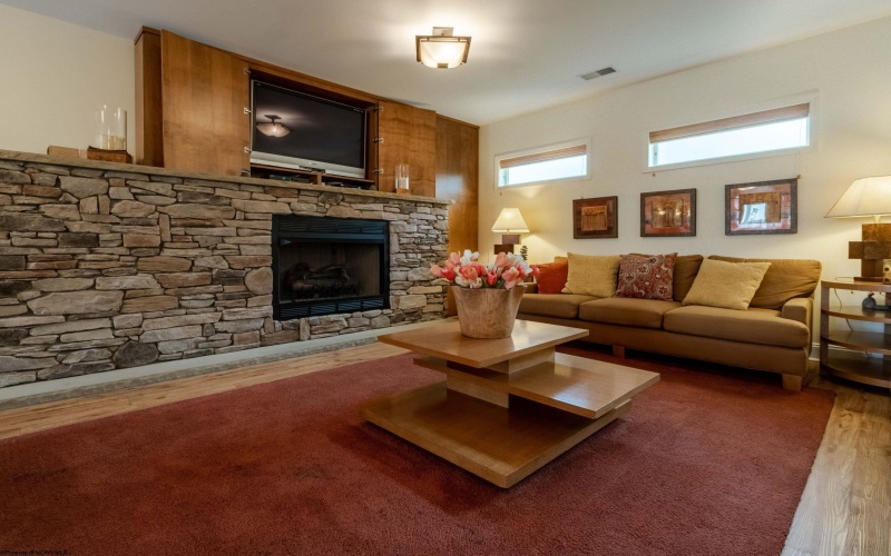 212 Fountain View, Morgantown, West Virginia 26505, 1 Bedroom Bedrooms, 3 Rooms Rooms,1 BathroomBathrooms,Single Family Attached,For Sale,Fountain,10163862