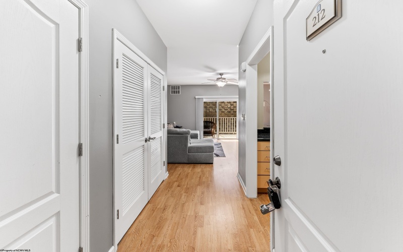 212 Fountain View, Morgantown, West Virginia 26505, 1 Bedroom Bedrooms, 3 Rooms Rooms,1 BathroomBathrooms,Single Family Attached,For Sale,Fountain,10163862