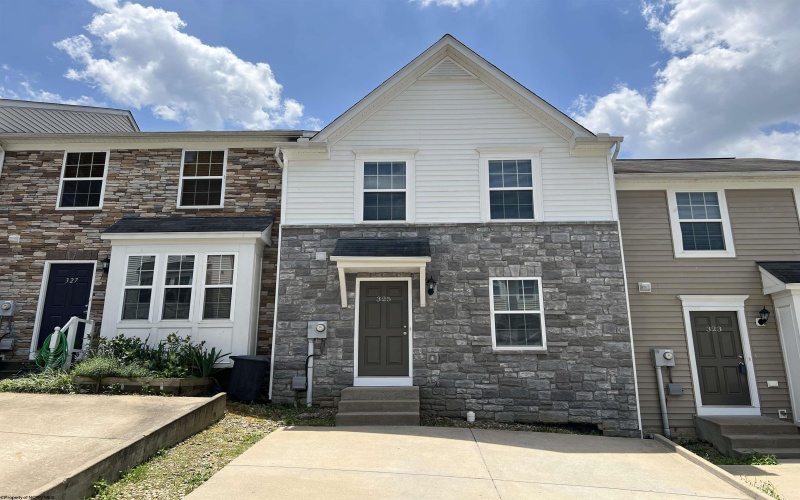 325 Falcon Run, Morgantown, West Virginia 26508, 3 Bedrooms Bedrooms, 5 Rooms Rooms,4 BathroomsBathrooms,Residential Rentals,For Rent,Falcon,10163858 325 Falcon Run, Morgantown, West Virginia 26508, 3 Bedrooms Bedrooms, 5 Rooms Rooms,4 BathroomsBathrooms,Residential Rentals,For Rent,Falcon,10163858