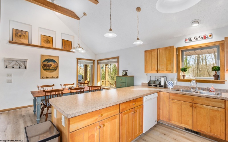 520 Hemlock Circle, Terra Alta, West Virginia 26764, 3 Bedrooms Bedrooms, 6 Rooms Rooms,2 BathroomsBathrooms,Single Family Detached,For Sale,Hemlock,10163871