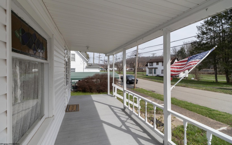 110 Mulberry Avenue, Weston, West Virginia 26452, 3 Bedrooms Bedrooms, 8 Rooms Rooms,2 BathroomsBathrooms,Single Family Detached,For Sale,Mulberry,10163857