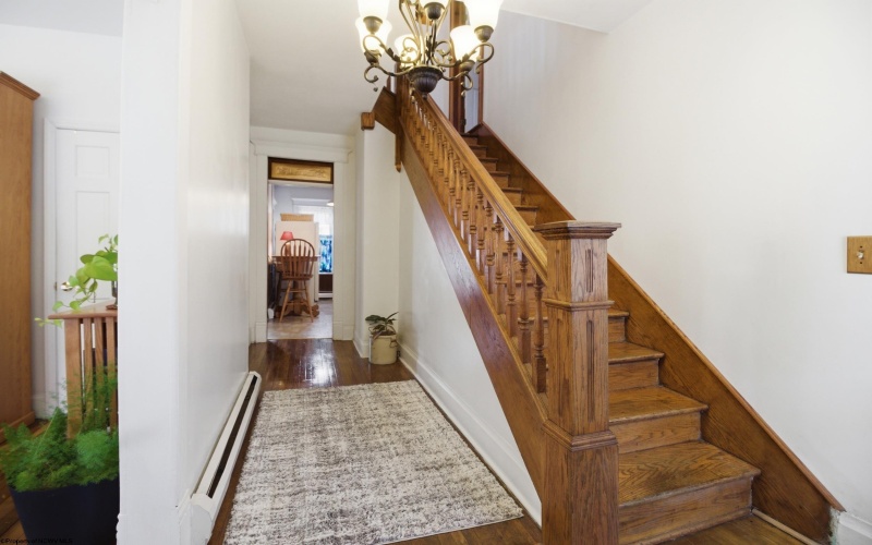 110 Mulberry Avenue, Weston, West Virginia 26452, 3 Bedrooms Bedrooms, 8 Rooms Rooms,2 BathroomsBathrooms,Single Family Detached,For Sale,Mulberry,10163857