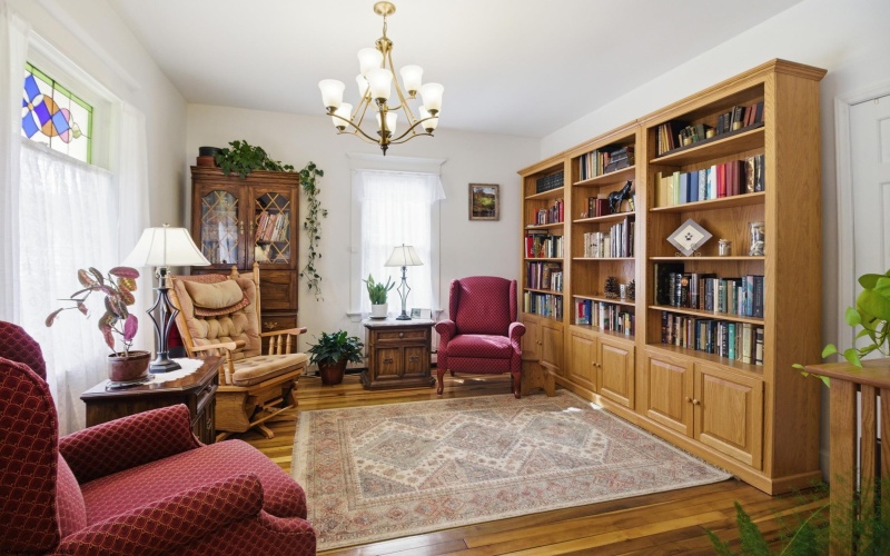 110 Mulberry Avenue, Weston, West Virginia 26452, 3 Bedrooms Bedrooms, 8 Rooms Rooms,2 BathroomsBathrooms,Single Family Detached,For Sale,Mulberry,10163857