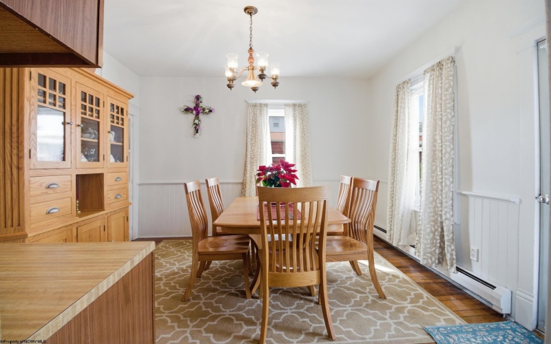 110 Mulberry Avenue, Weston, West Virginia 26452, 3 Bedrooms Bedrooms, 8 Rooms Rooms,2 BathroomsBathrooms,Single Family Detached,For Sale,Mulberry,10163857