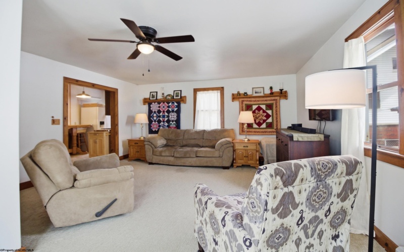 110 Mulberry Avenue, Weston, West Virginia 26452, 3 Bedrooms Bedrooms, 8 Rooms Rooms,2 BathroomsBathrooms,Single Family Detached,For Sale,Mulberry,10163857