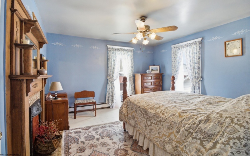 110 Mulberry Avenue, Weston, West Virginia 26452, 3 Bedrooms Bedrooms, 8 Rooms Rooms,2 BathroomsBathrooms,Single Family Detached,For Sale,Mulberry,10163857