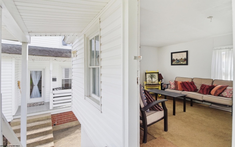 110 Mulberry Avenue, Weston, West Virginia 26452, 3 Bedrooms Bedrooms, 8 Rooms Rooms,2 BathroomsBathrooms,Single Family Detached,For Sale,Mulberry,10163857