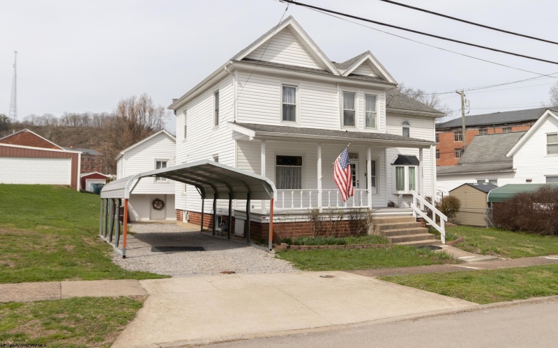 110 Mulberry Avenue, Weston, West Virginia 26452, 3 Bedrooms Bedrooms, 8 Rooms Rooms,2 BathroomsBathrooms,Single Family Detached,For Sale,Mulberry,10163857