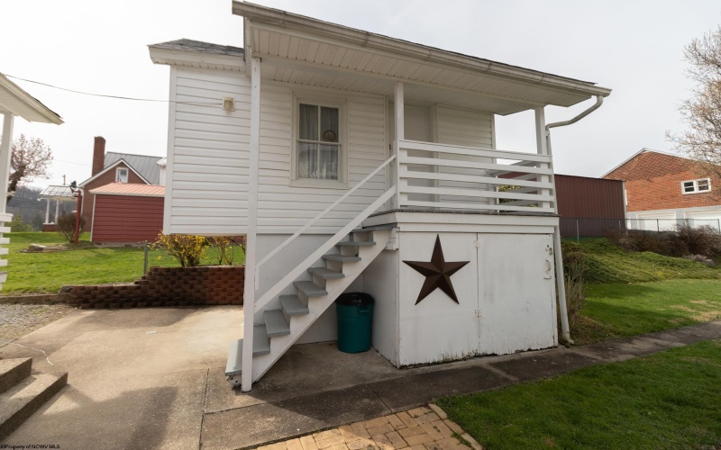 110 Mulberry Avenue, Weston, West Virginia 26452, 3 Bedrooms Bedrooms, 8 Rooms Rooms,2 BathroomsBathrooms,Single Family Detached,For Sale,Mulberry,10163857