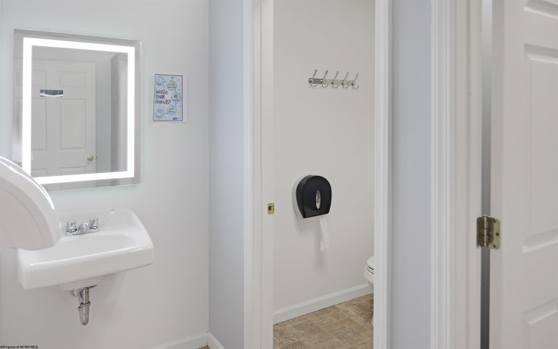 427 Morgantown Street, Kingwood, West Virginia 26537, 1 Bedroom Bedrooms, 3 Rooms Rooms,Single Family Detached,For Sale,Morgantown,10163864