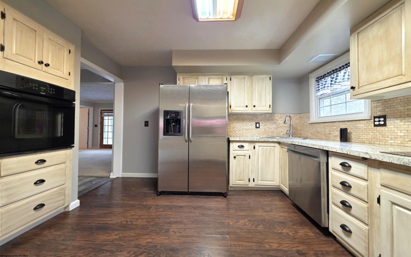 16 Bel Manor Drive, Fairmont, West Virginia 26554, 5 Bedrooms Bedrooms, 10 Rooms Rooms,2 BathroomsBathrooms,Single Family Detached,For Sale,Bel Manor,10163867