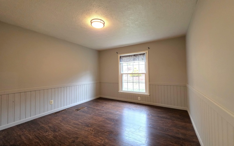 16 Bel Manor Drive, Fairmont, West Virginia 26554, 5 Bedrooms Bedrooms, 10 Rooms Rooms,2 BathroomsBathrooms,Single Family Detached,For Sale,Bel Manor,10163867