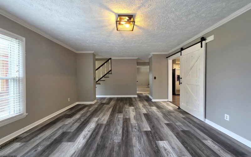 16 Bel Manor Drive, Fairmont, West Virginia 26554, 5 Bedrooms Bedrooms, 10 Rooms Rooms,2 BathroomsBathrooms,Single Family Detached,For Sale,Bel Manor,10163867