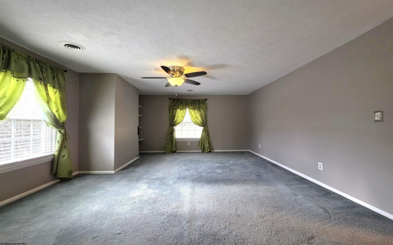 16 Bel Manor Drive, Fairmont, West Virginia 26554, 5 Bedrooms Bedrooms, 10 Rooms Rooms,2 BathroomsBathrooms,Single Family Detached,For Sale,Bel Manor,10163867