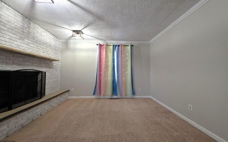 16 Bel Manor Drive, Fairmont, West Virginia 26554, 5 Bedrooms Bedrooms, 10 Rooms Rooms,2 BathroomsBathrooms,Single Family Detached,For Sale,Bel Manor,10163867