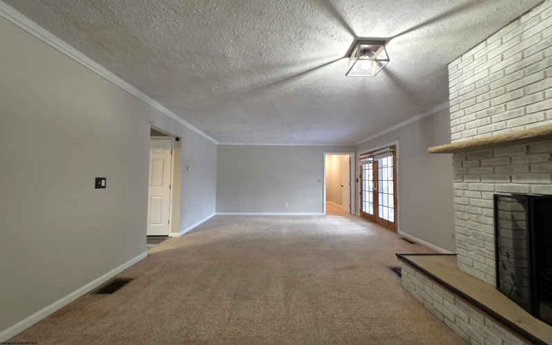 16 Bel Manor Drive, Fairmont, West Virginia 26554, 5 Bedrooms Bedrooms, 10 Rooms Rooms,2 BathroomsBathrooms,Single Family Detached,For Sale,Bel Manor,10163867