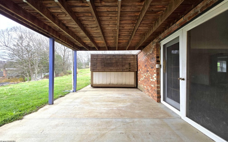 16 Bel Manor Drive, Fairmont, West Virginia 26554, 5 Bedrooms Bedrooms, 10 Rooms Rooms,2 BathroomsBathrooms,Single Family Detached,For Sale,Bel Manor,10163867