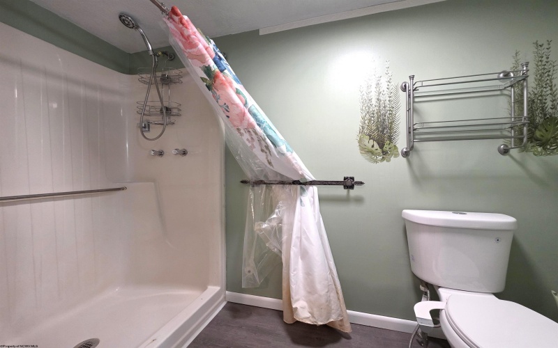 16 Bel Manor Drive, Fairmont, West Virginia 26554, 5 Bedrooms Bedrooms, 10 Rooms Rooms,2 BathroomsBathrooms,Single Family Detached,For Sale,Bel Manor,10163867