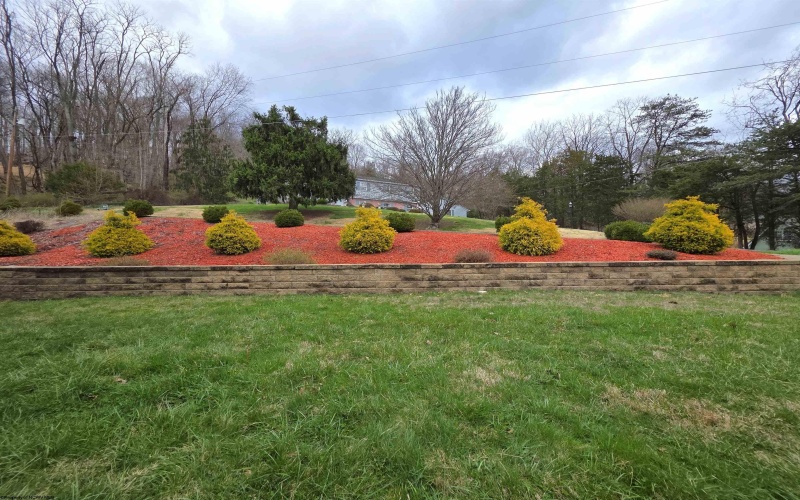 16 Bel Manor Drive, Fairmont, West Virginia 26554, 5 Bedrooms Bedrooms, 10 Rooms Rooms,2 BathroomsBathrooms,Single Family Detached,For Sale,Bel Manor,10163867